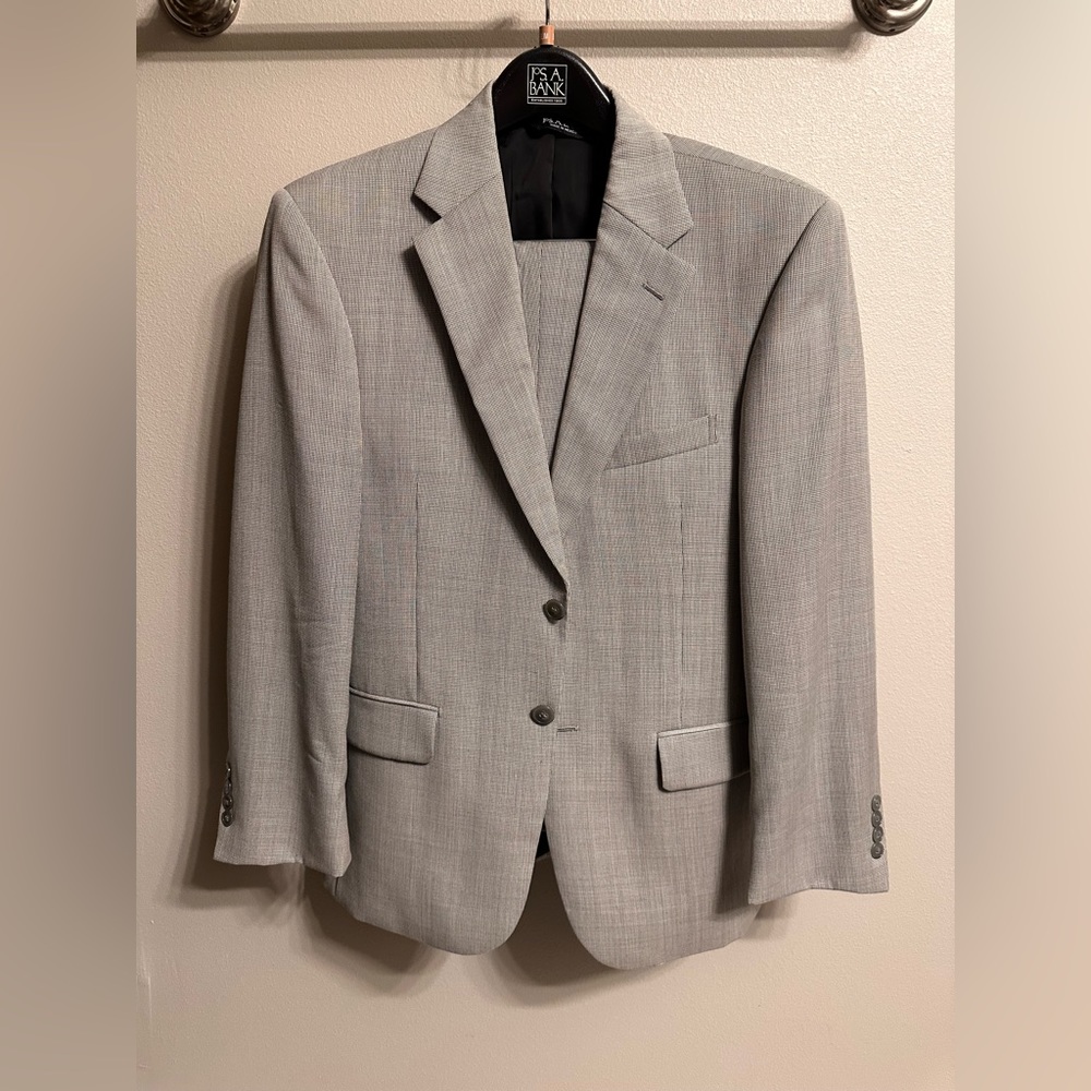 Jos A Bank Mens Suit